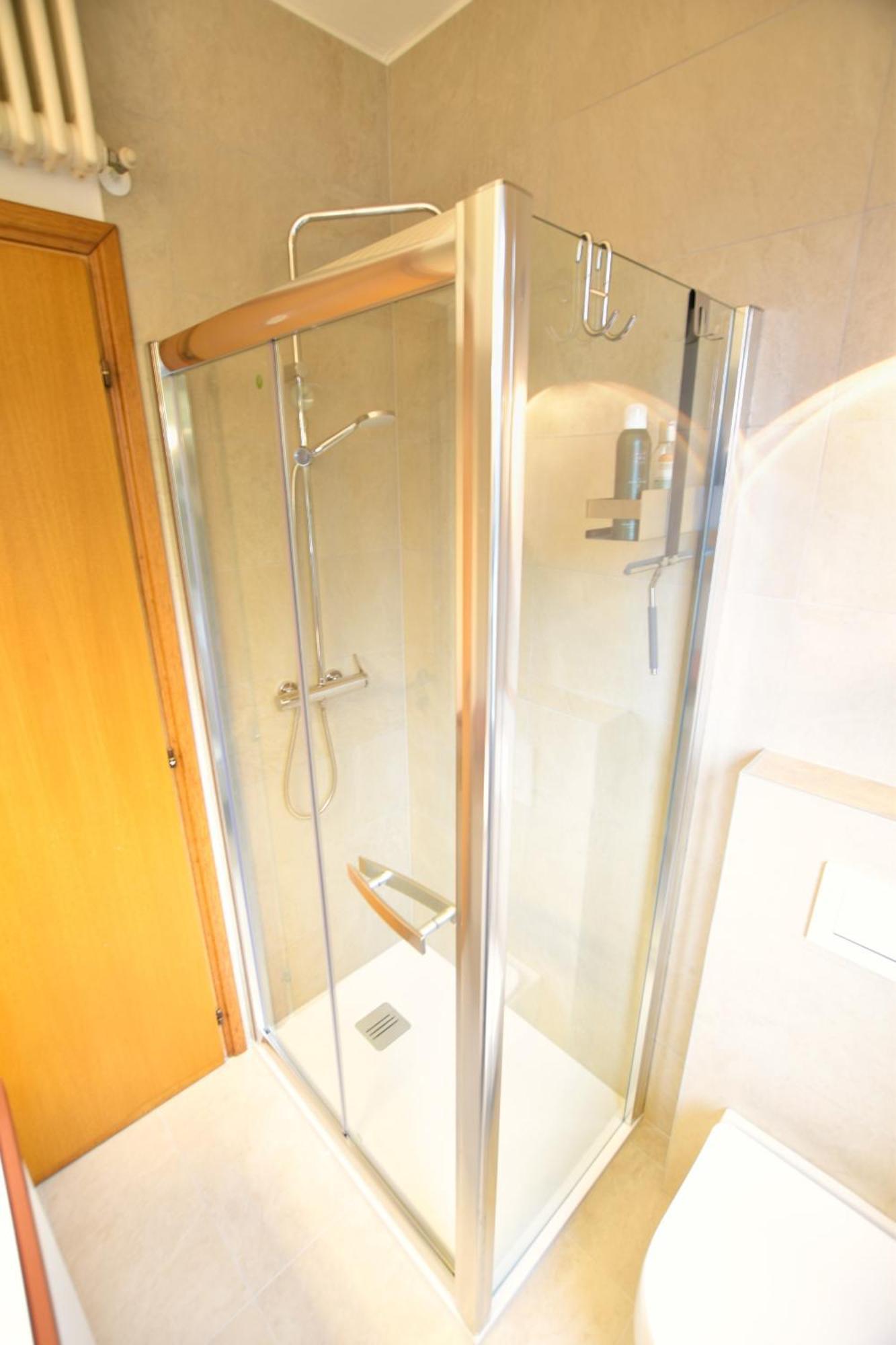 2-Bedroom Lakeview Apartment Bella Gaeta سان سيرو المظهر الخارجي الصورة